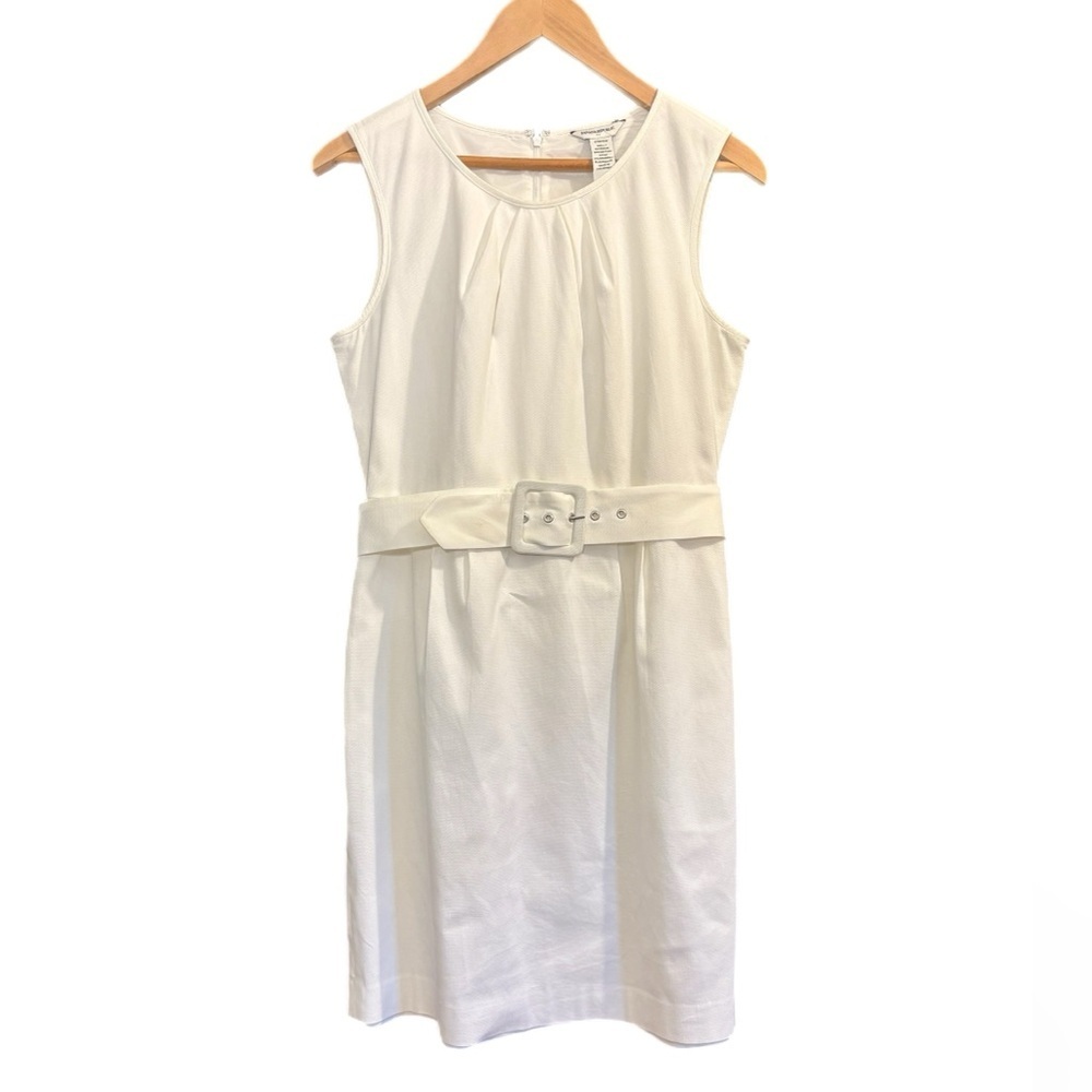 Banana Republic white sleeveless shift dress with belt